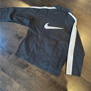 Nike Men’s Windbreaker Vintage with Big swoosh on back